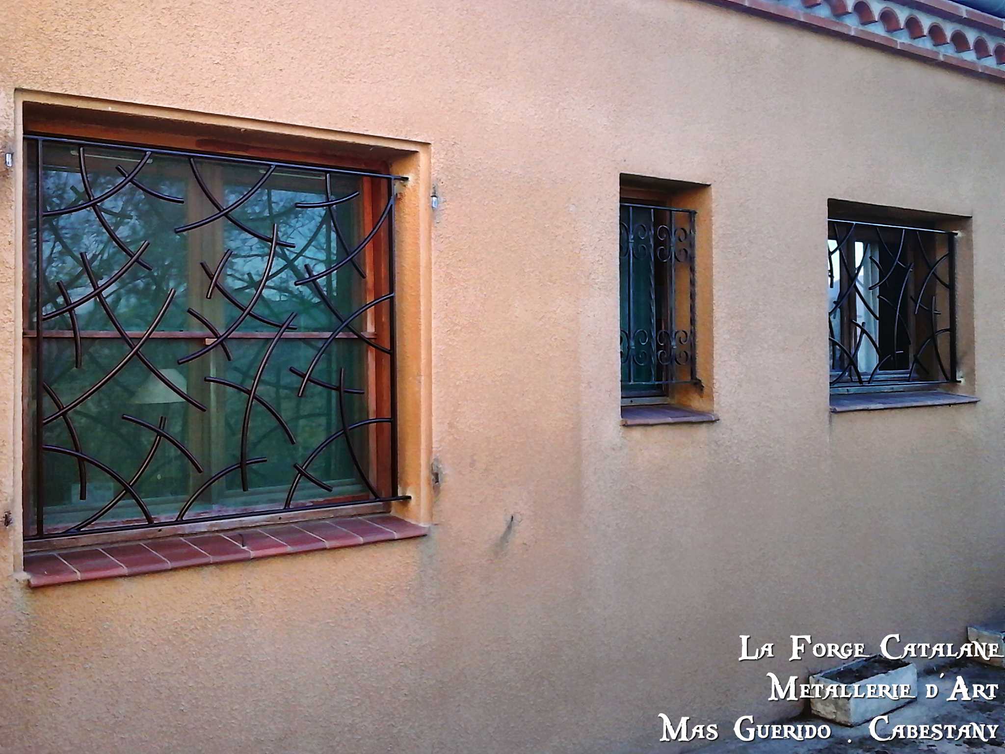 grille protection destructure moderne cintre forge catalane 2.jpg